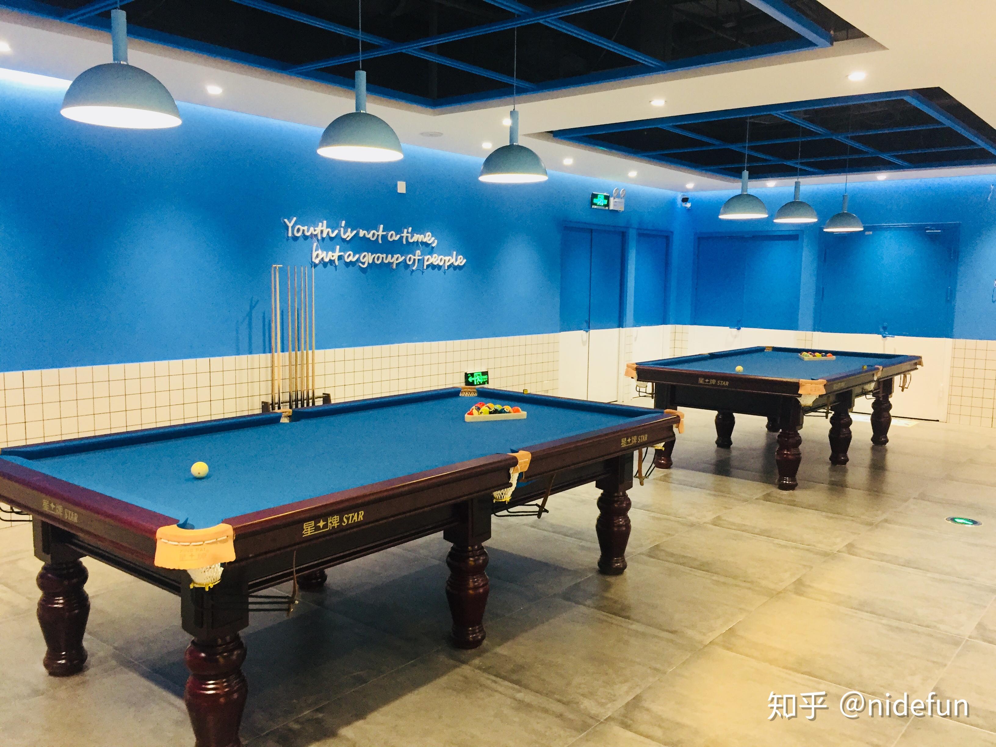 北京能玩桌游的台球俱乐部 北京台球桌游一体店：挥杆击球与策略